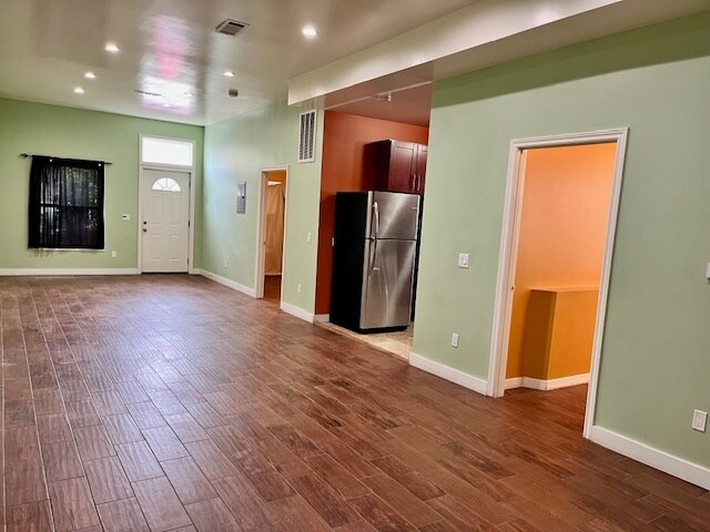 Living Room Looking towards the main door - 1547 Sherman St