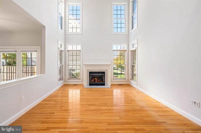 Building Photo - 2038 Madrillon Rd
