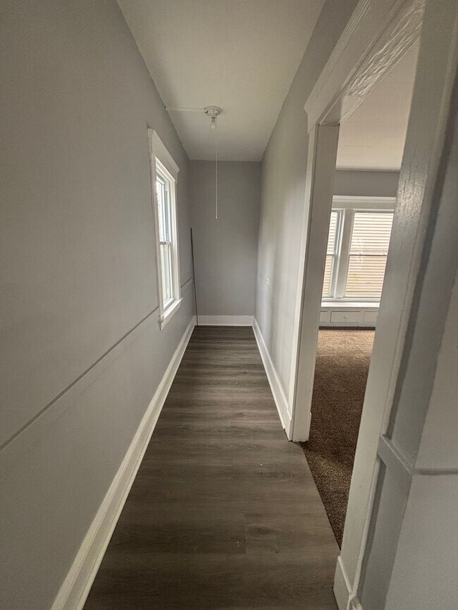 Foto del edificio - 4bd Single Section 8/Cash Pay