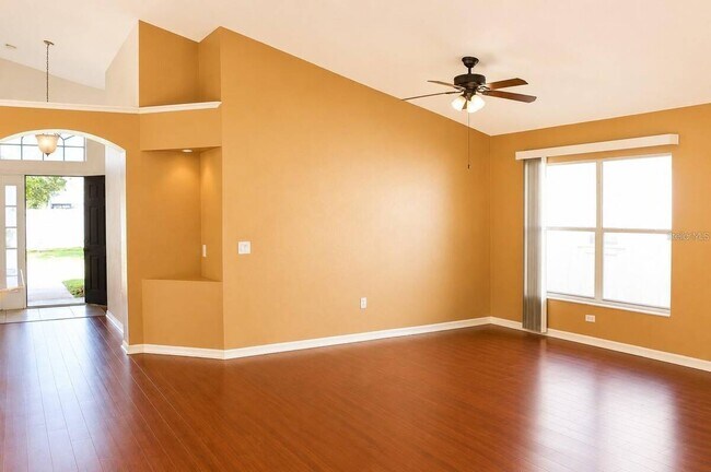 Building Photo - 145 Thornbury Dr