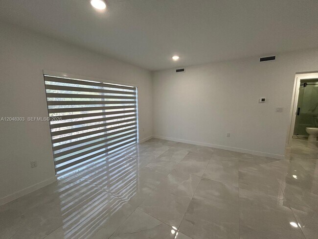 Foto del edificio - 14569 SW 262nd St