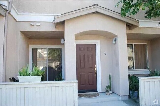 Building Photo - 1126 Latigo Cv