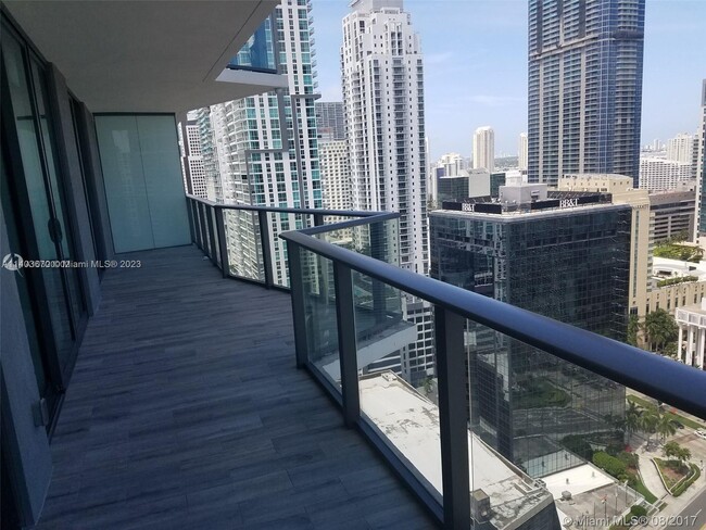 Foto del edificio - 1300 S Miami Ave