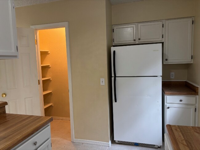 Foto del edificio - 4148 Charleston Dr