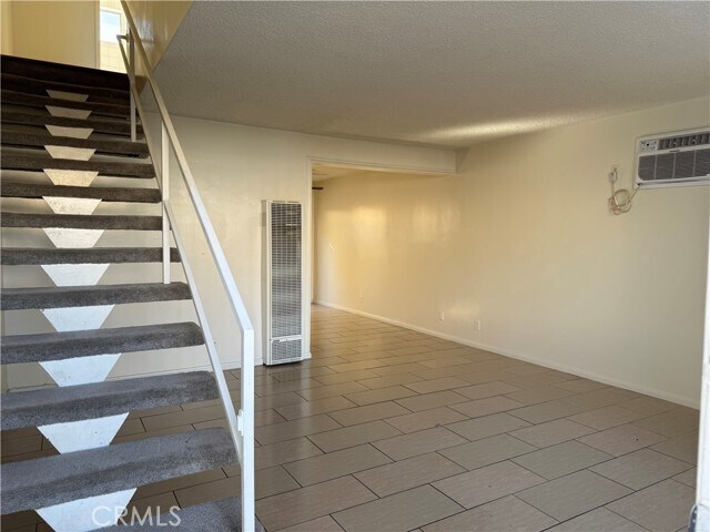 Foto del edificio - 1953 N Parish Pl