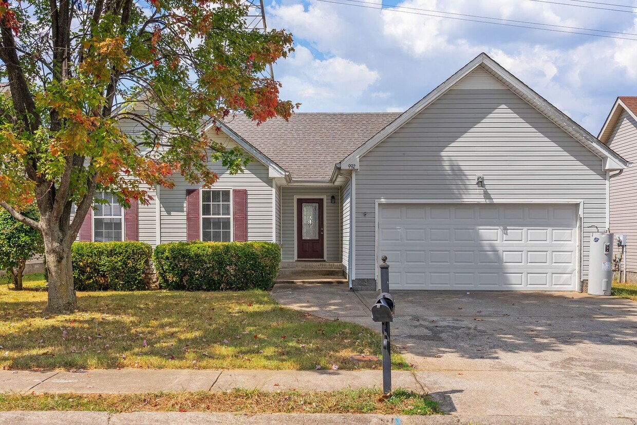 Foto principal - 3 Bedroom Home For Rent Near St. B Area!