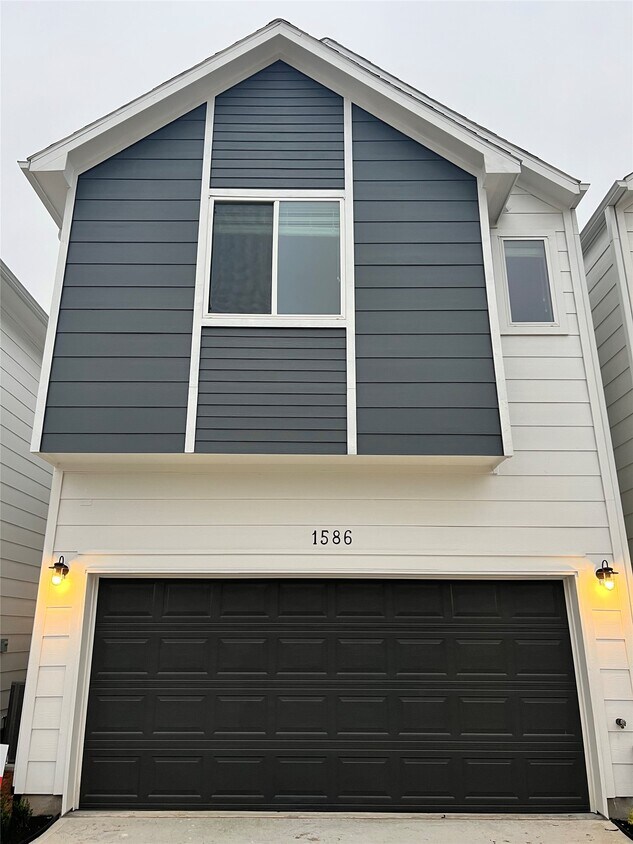 Foto del edificio - 1586 W Tidwell Rd