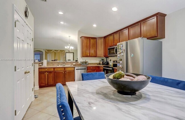 Building Photo - 12410 Cadley Cir