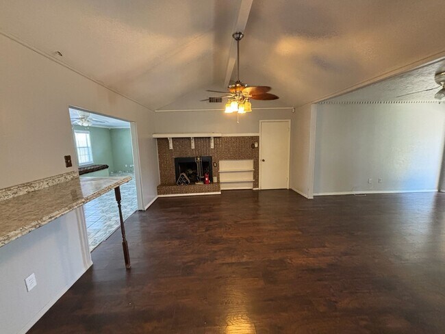 Building Photo - 11018 Sharpview Dr