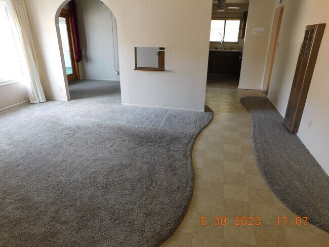 Foto del edificio - 419 W Jean Ave