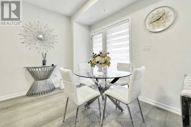 Building Photo - 45 Matawin Ln