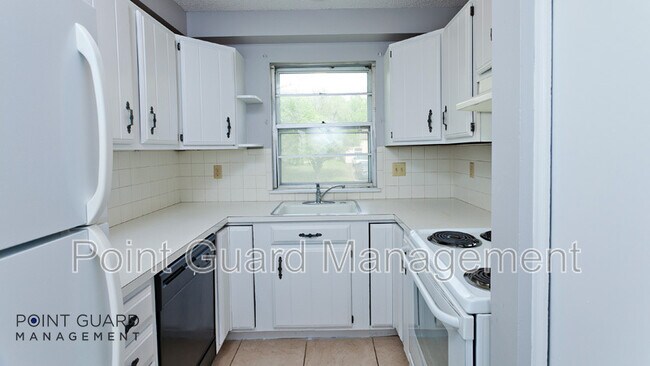 Foto del edificio - 855-863 S Broadview St