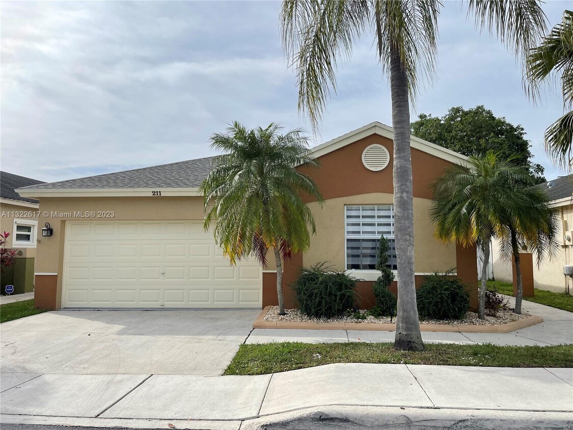 211 E Riverbend Dr, Sunrise, FL 33326 House Rental in Sunrise, FL
