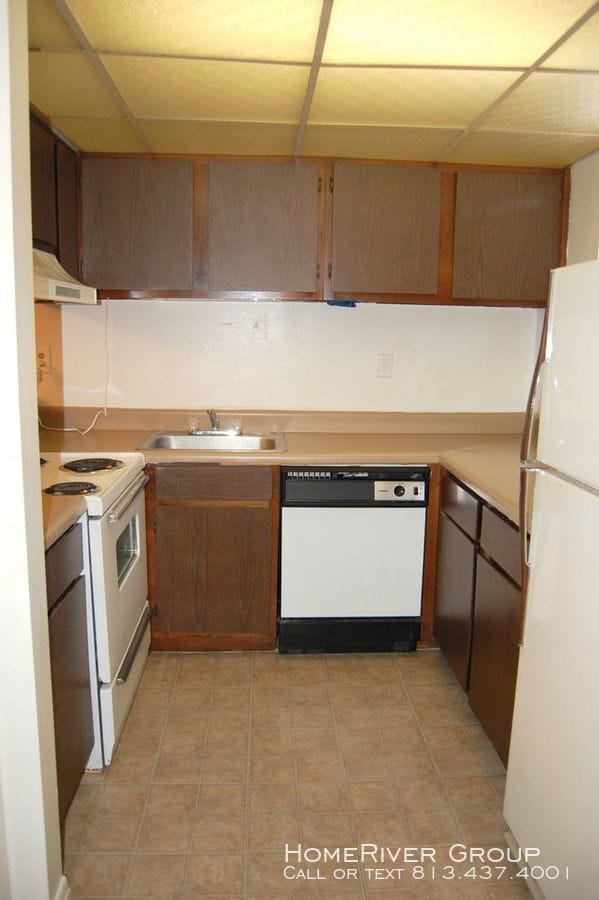 Building Photo - 1 Bedroom 1 Bath Condo in Coachman Creek