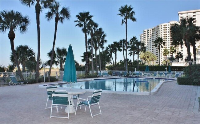 Foto del edificio - 1270 Gulf Blvd