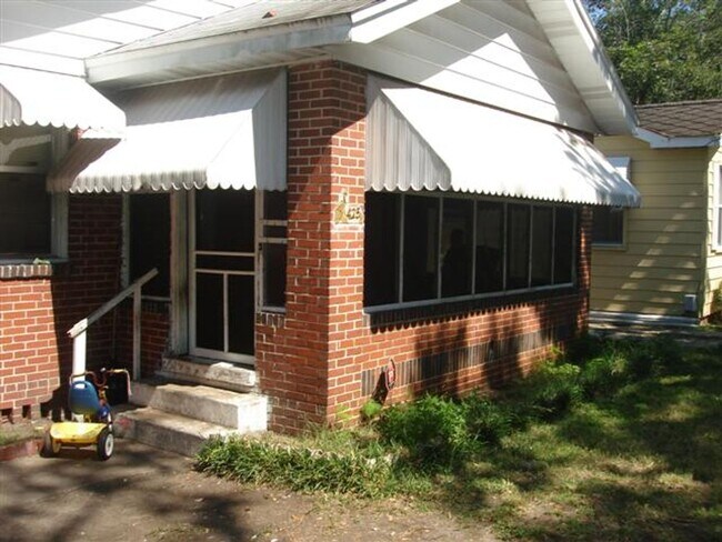 Foto del edificio - Nice home in the Norwood area- Very Quiet!!!!