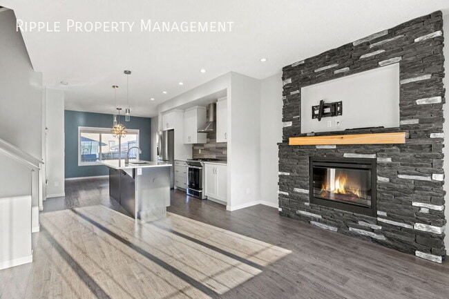 Building Photo - Modern 2 Beds, 3.5 Baths Duplex | 2 Dogs A...