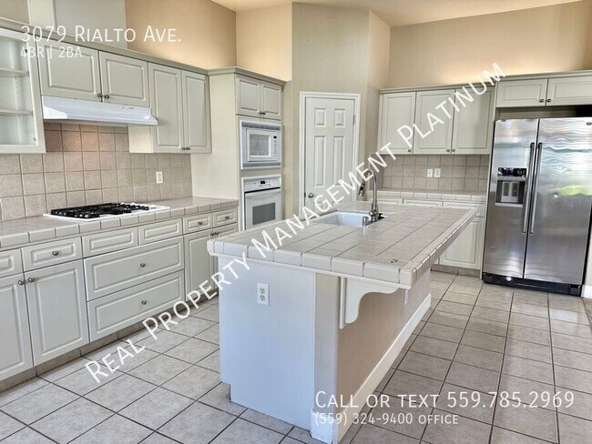 Foto del edificio - 3079 Rialto Ave