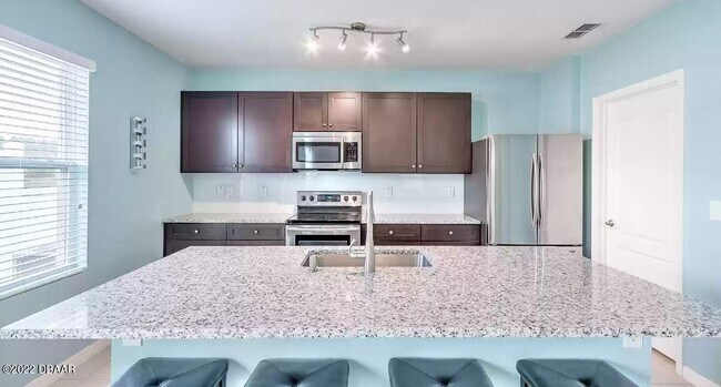Foto del edificio - 1727 Savannah Ln