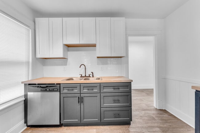 Building Photo - 3706 Spokane Ave