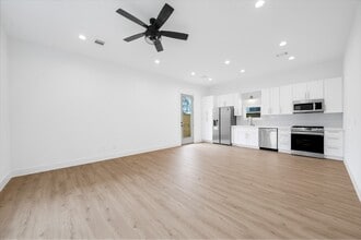 Building Photo - 2311 Solo St