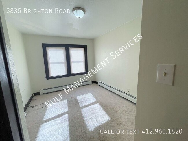 Building Photo - 2 Bed, 1 Bath unit in Brighton Heights