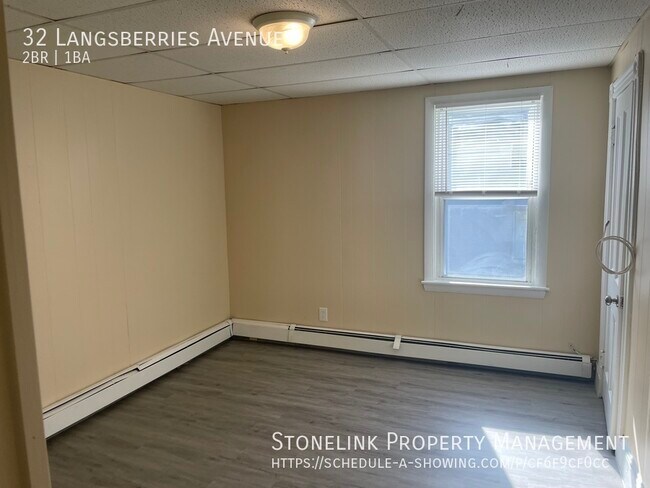 Building Photo - 32 Langsberries Avenue