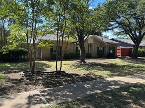 Building Photo - 1428 Everglades Dr