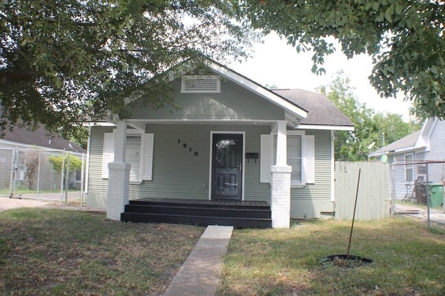 Photo - 1910 Alta Vista Street Unit House