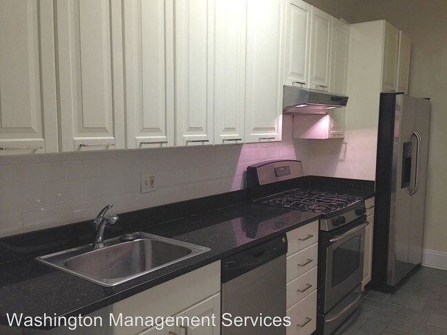 Foto del edificio - 1715 Lanier Pl NW