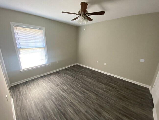 Building Photo - 230 Lanier Drive #45