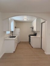 Building Photo - 715 Schafer Rd