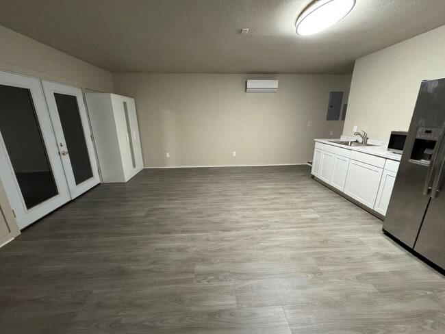 Building Photo - 5303 Shady Oak Cir