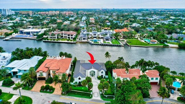 Building Photo - 601 NE Spanish Trail