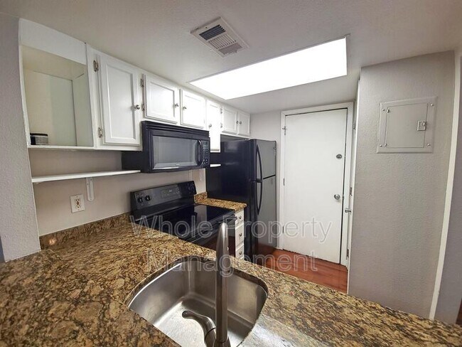 Foto del edificio - 1250 S Monaco St Pkwy