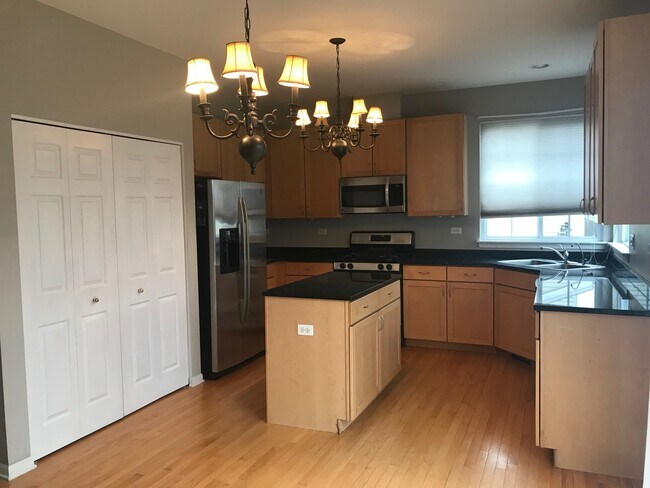 Building Photo - 5753 Foxfield Ln