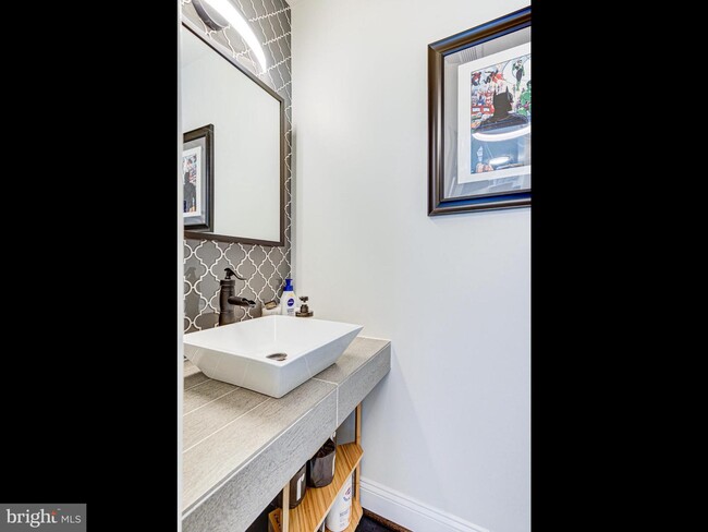 Building Photo - 7211 Squirrel Run Ct
