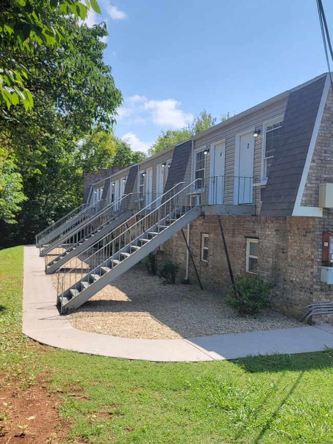 Building Photo - Newly Renovated - Alcoa Studio Apartments – Convenient Location!