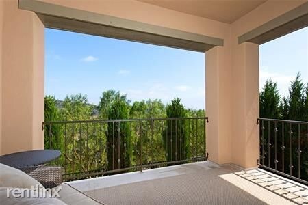 Building Photo - 5 br, 6 bath House - 16 Corte Jaime