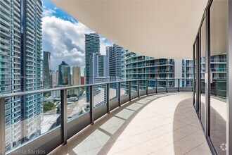 Building Photo - 1000 Brickell Plaza