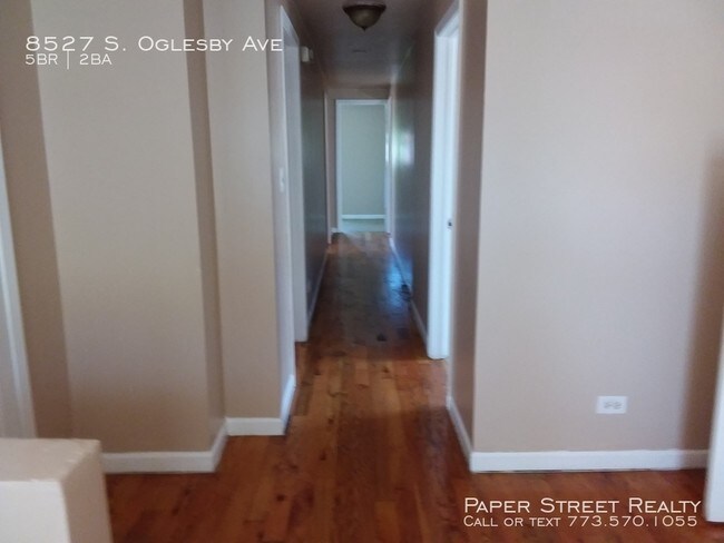 Foto del edificio - 8527 S. Oglesby Ave (South Chicago)