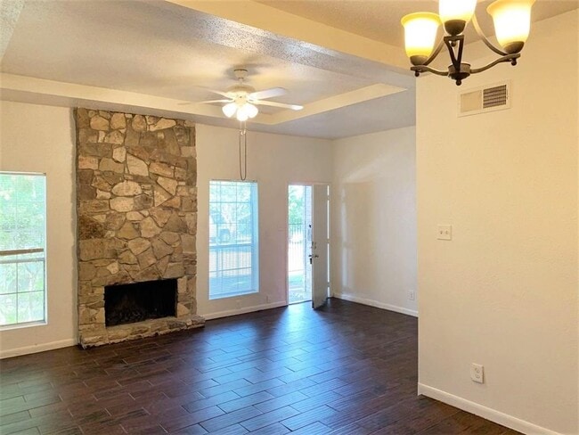 Building Photo - 11209 Shannon Hills Dr
