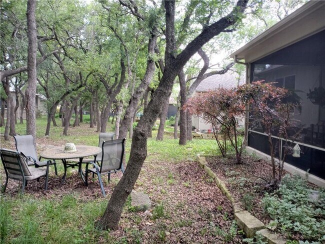 Building Photo - 115 Camp Dr