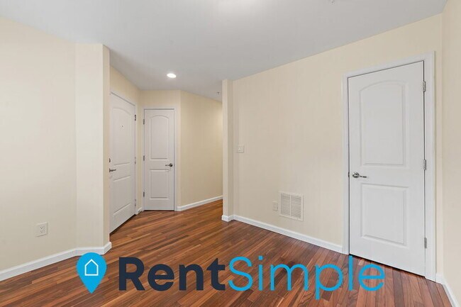 Foto del edificio - 15375 Rosemont Manor Dr