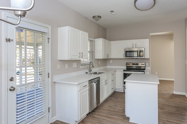 Foto del edificio - 12411 Cumberland Crest Dr