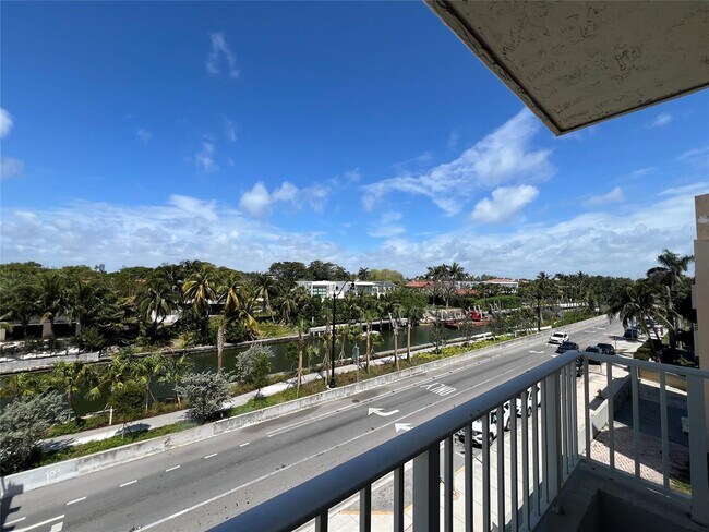 Foto del edificio - 2600 Collins Ave