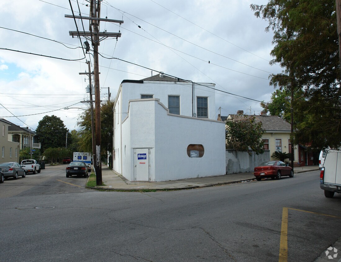 Building Photo - 1827 Sophie Wright Pl