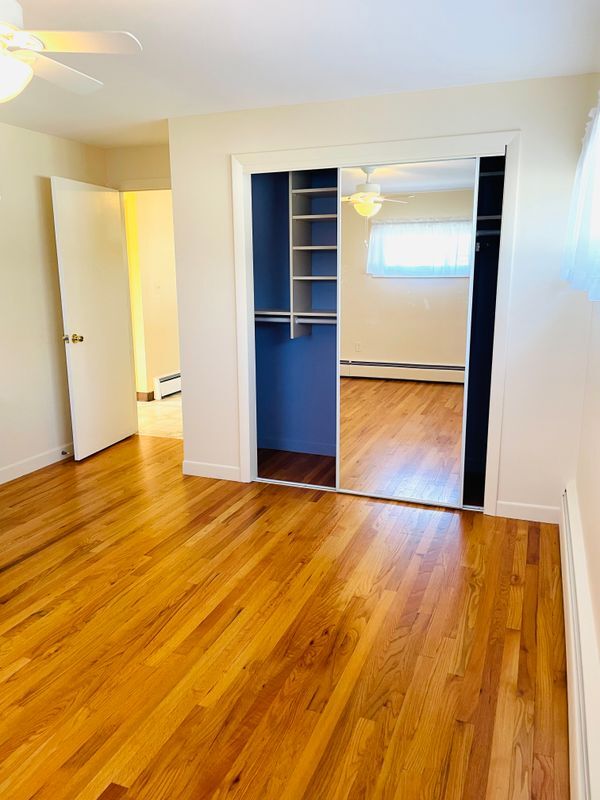 Foto del edificio - 241 Huxley Ave