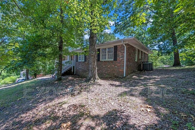 Building Photo - 1117 Eastridge Road