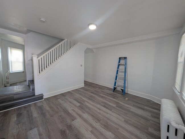 Building Photo - 1056 N Ohio Ave